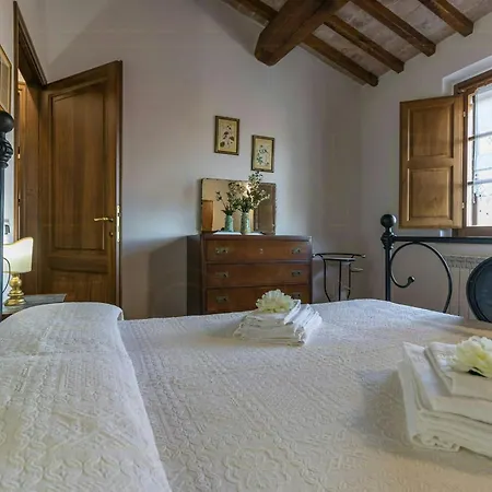 With View Of Trasimeno * Gioiella