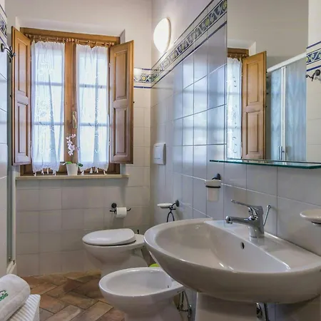 With View Of Trasimeno Apartamento *