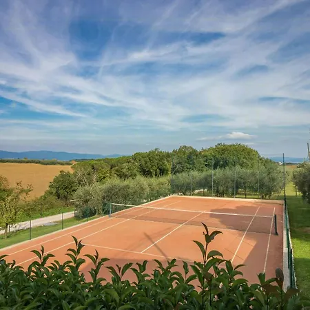 With View Of Trasimeno * كاستيغليون ديل لاغو